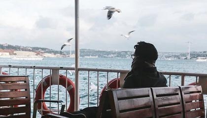 澳门新葡京：光影中的奢华与城市记忆